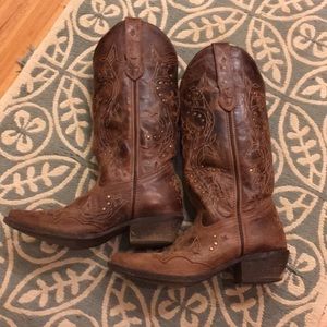 Women’s Laredo snip toed boots